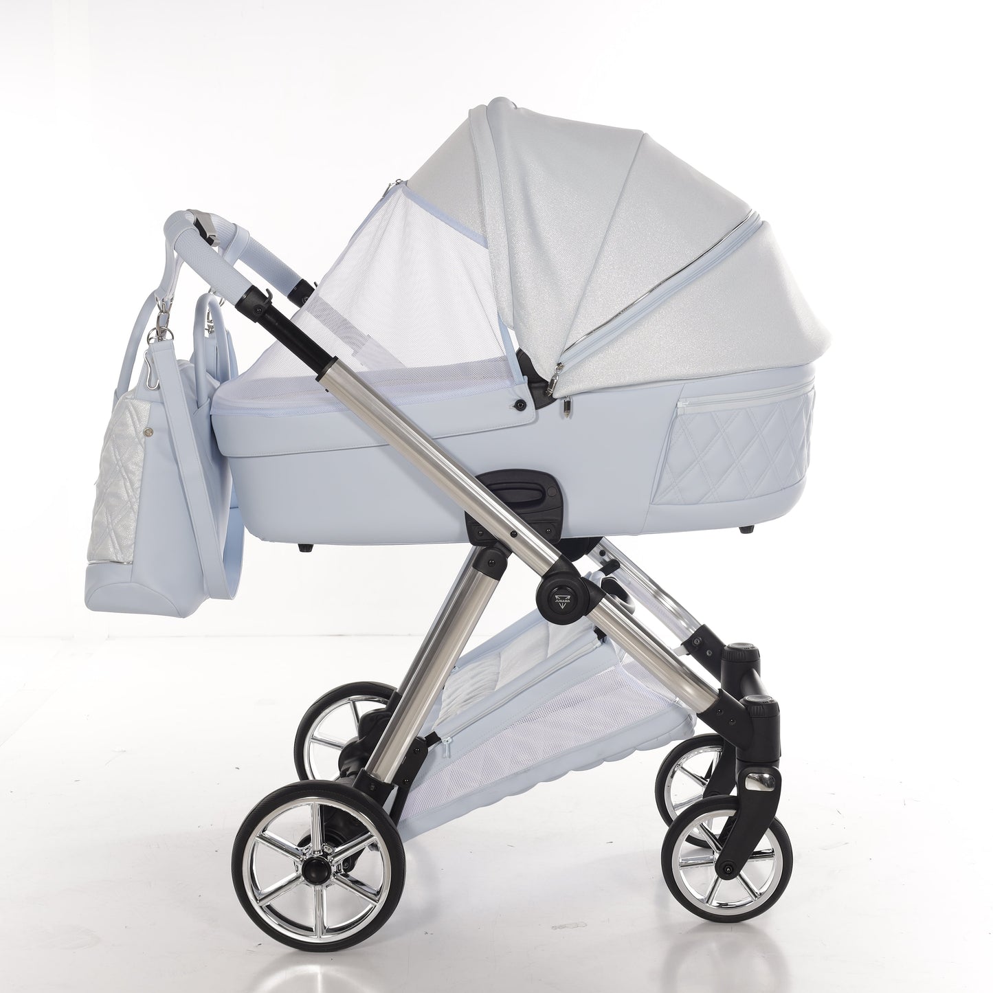 Junama Diamond Ellegante Lamé Kombi-Kinderwagen
- BABYBLUE