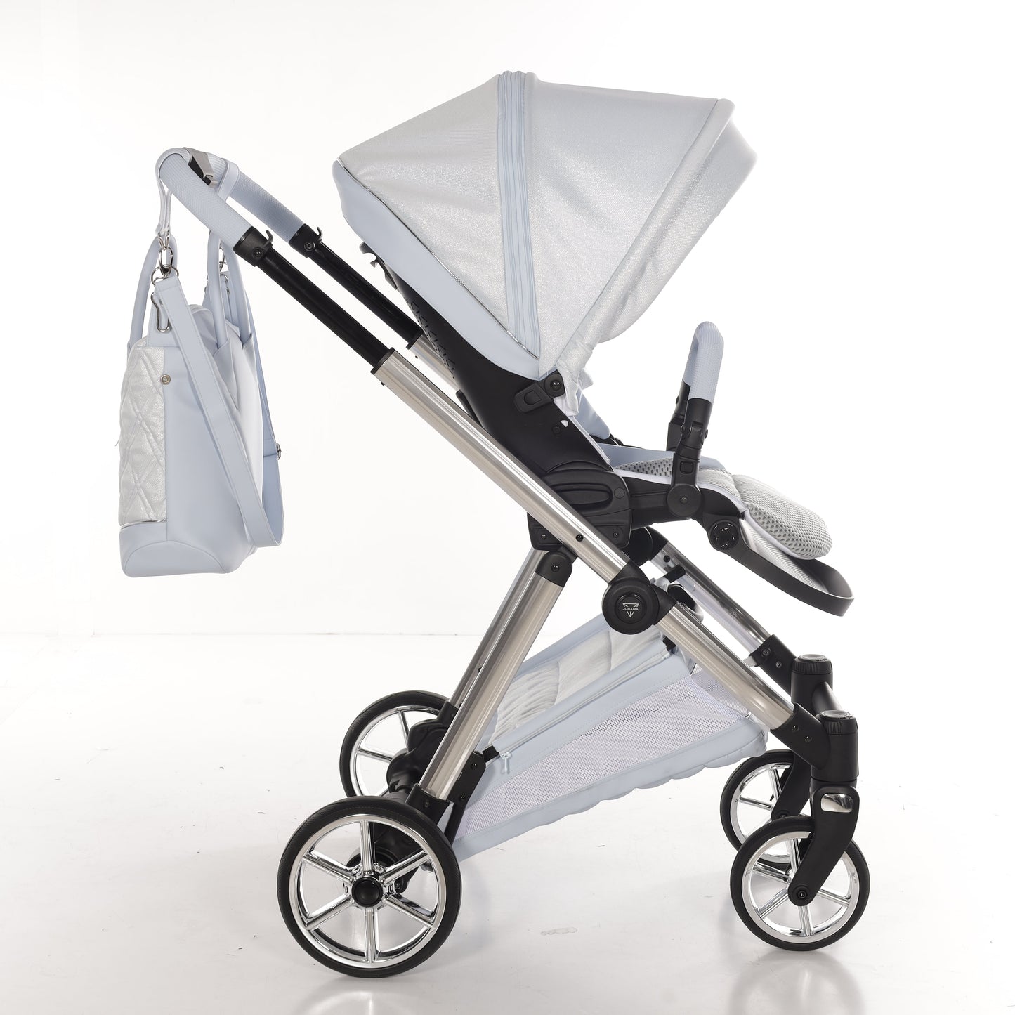 Junama Diamond Ellegante Lamé Kombi-Kinderwagen
- BABYBLUE