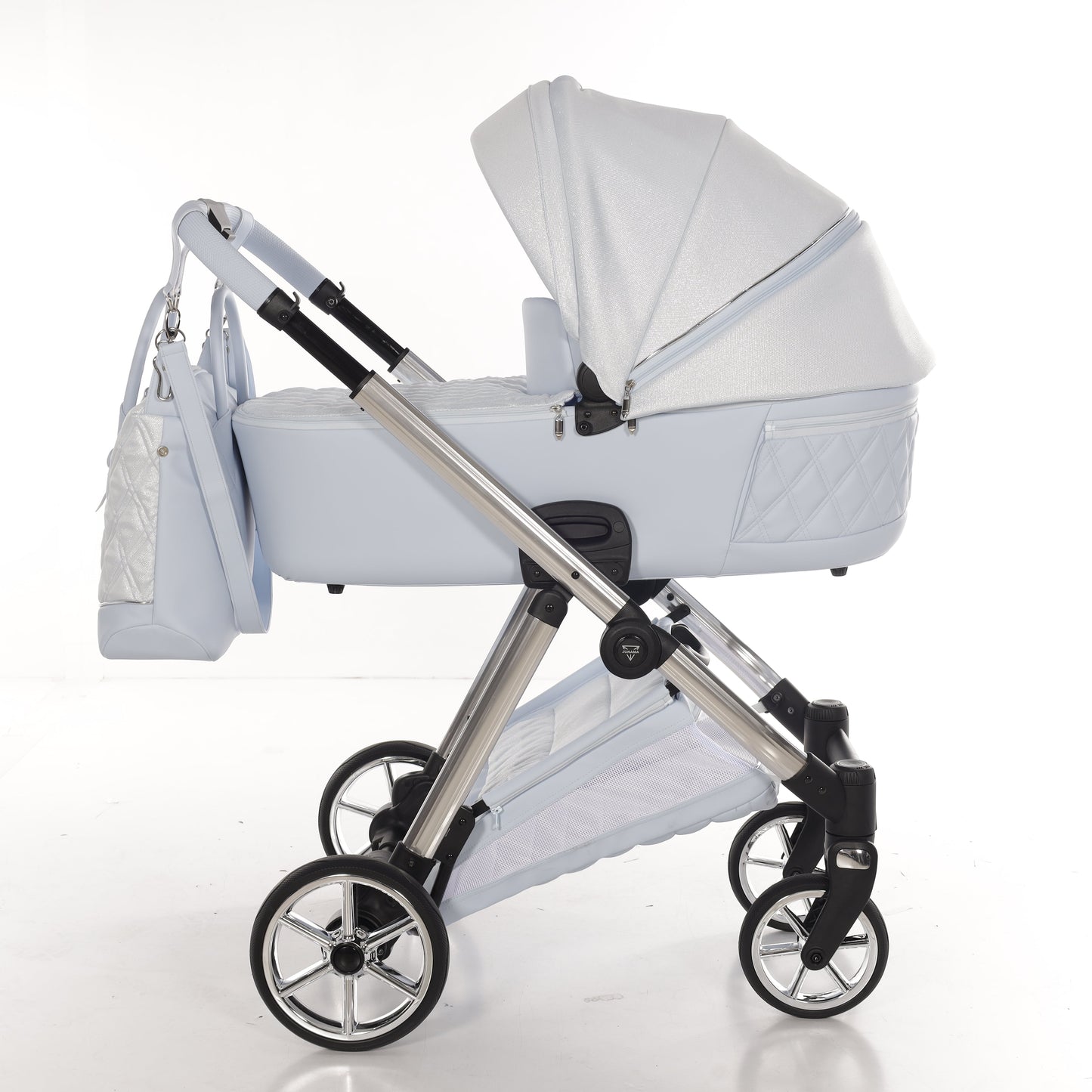 Junama Diamond Ellegante Lamé Kombi-Kinderwagen
- BABYBLUE