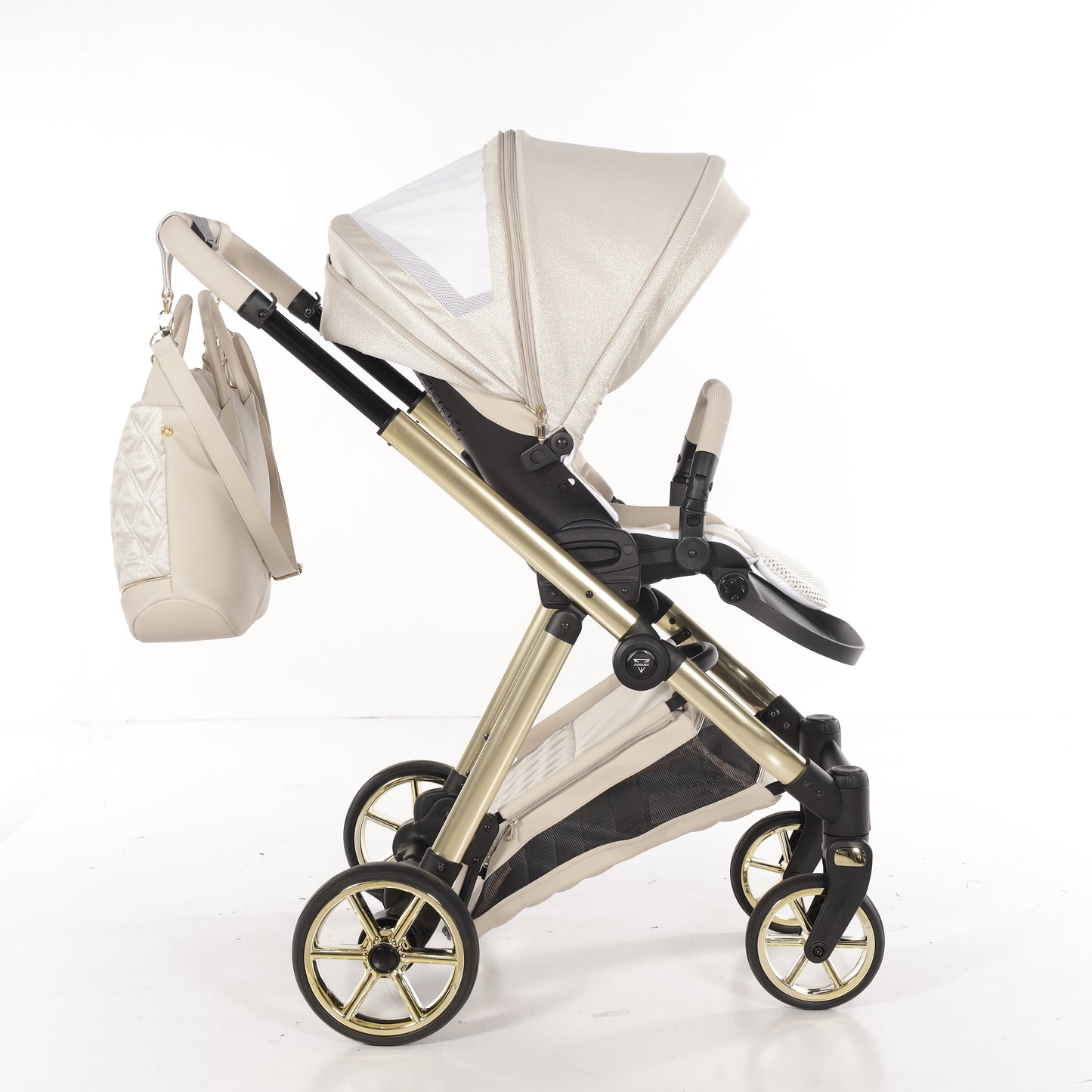 Junama Diamond Ellegante Lamé Kombi-Kinderwagen
- BEIGE / GOLD